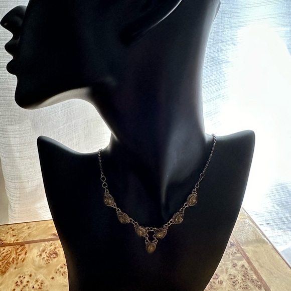 Vintage Baltic Amber and Sterling Silver V Shaped Link Necklace. Marked … - Picture 3 of 9